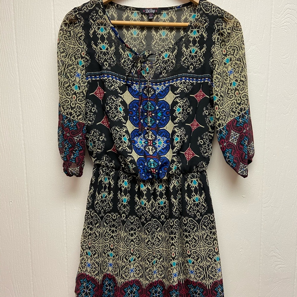 Fun mini dress with sleeves